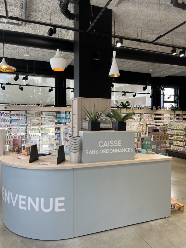 Installation alarme intrusion professionnelle dans une pharmacie à Lyon et ses environs